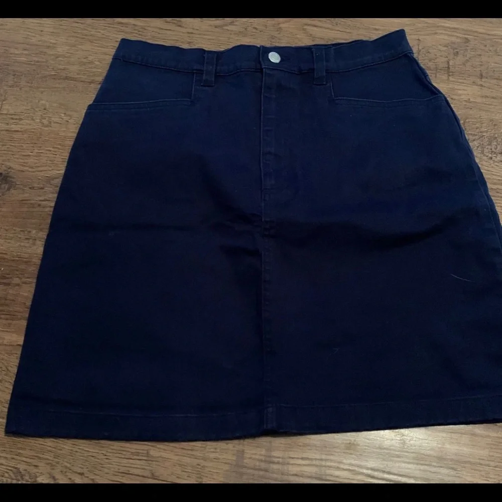 Girls school uniform skirt 16 new